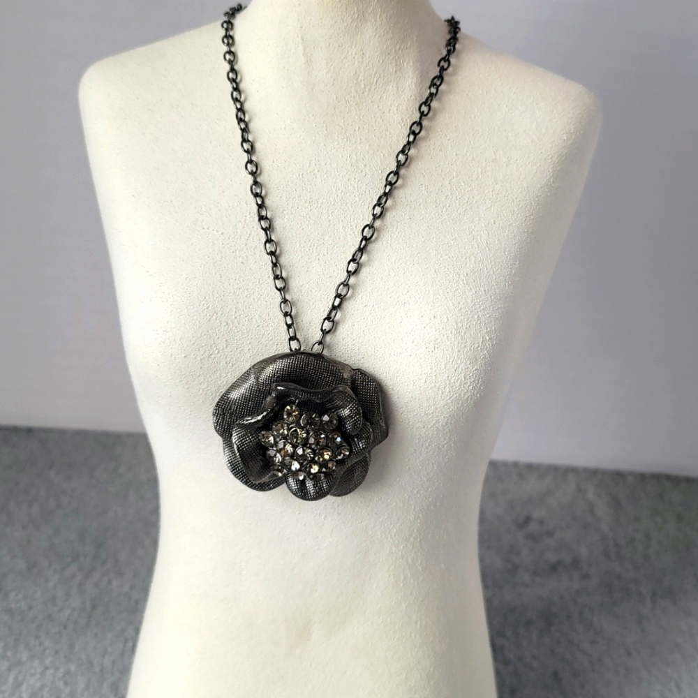Rose pendant